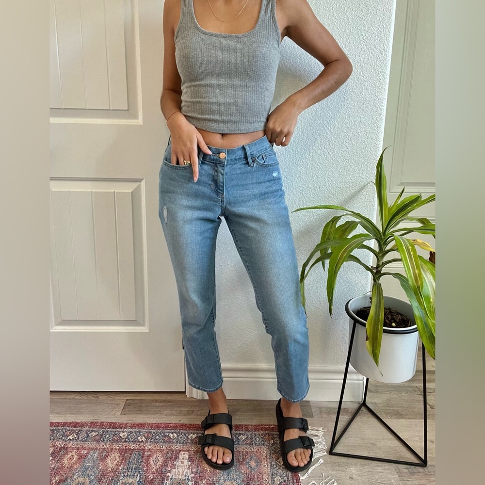 Old Navy - Cropped Light Wash Jeans